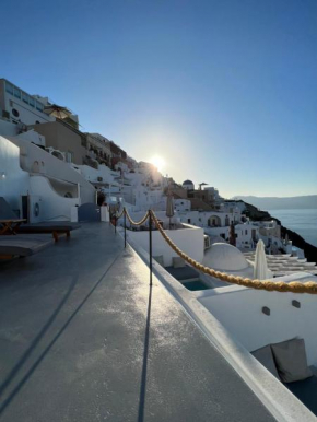 Oinos Luxury Suites Caldera